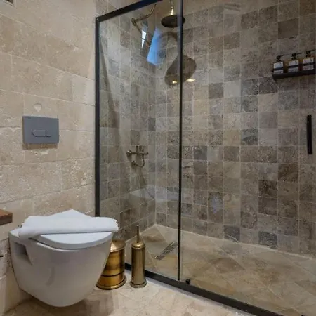 Marisstone Hotel *